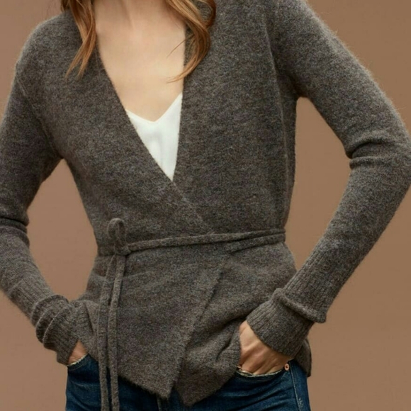 Aritzia Wilfred Free Gigi wrap sweater